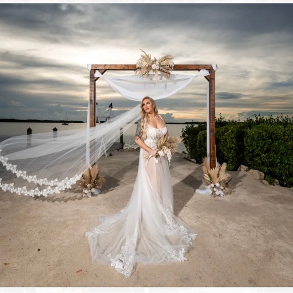 All Who Wander bohemian style wedding dress - Picture 3 of 16